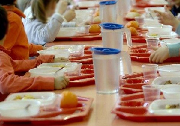 Immagine di copertina per INSEDIATA LA COMMISSIONE MENSA DEL COMUNE DI BARLETTA