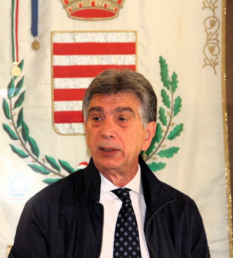 Immagine di copertina per IL SINDACO CANNITO SPIEGA I MOTIVI DELLAUMENTO DELLA TARI