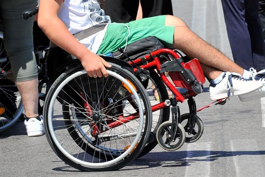 AVVISO PUBBLICO - BUONI DI SERVIZIO PER LACCESSO AI SERVIZI A CICLO DIURNO E DOMICILIARI PER ANZIANI E PERSONE CON DISABILIT ANNUALIT 2025/2026