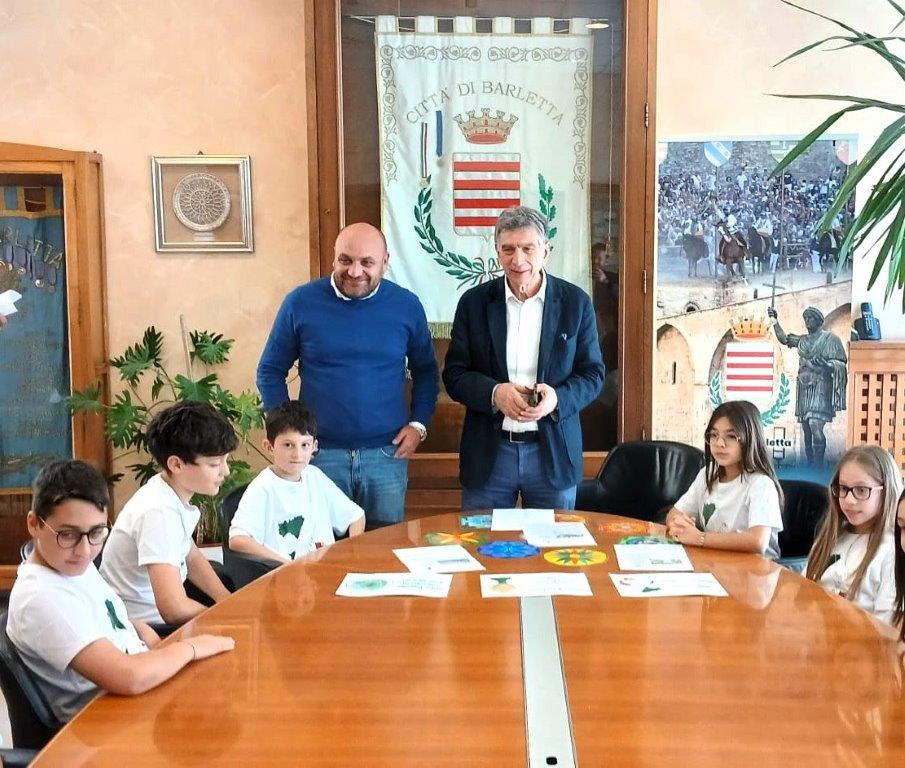 ELEZIONI COMUNALI DEI BAMBINI. DOPO LE OPERAZIONI DI VOTO IL SINDACO INCONTRA I CANDIDATI