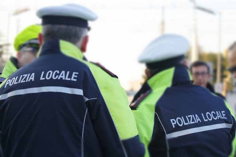 ASSUNZIONE A TEMPO DETERMINATO DI AGENTI DI POLIZIA LOCALE,  PUBBLICATA LA GRADUATORIA PROVVISORIA